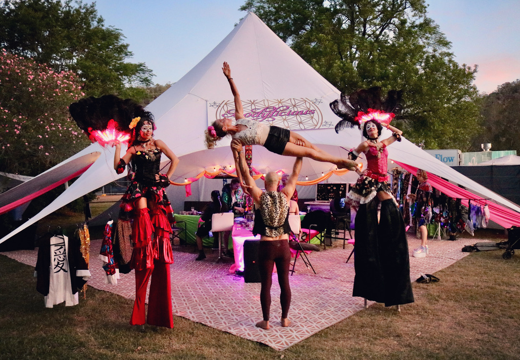 The Best Stilt Walkers in Sydney