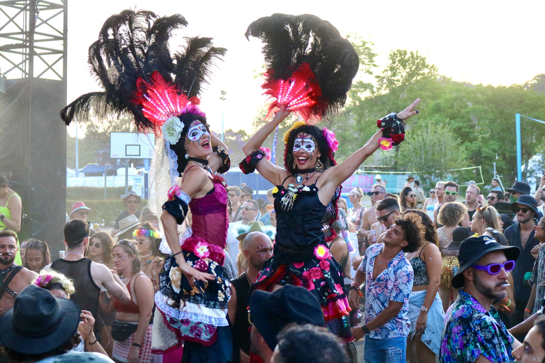 The Best Stilt Walkers in Sydney